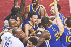 潜在补强！美媒：雄鹿、火箭进行3换1交易，1米96后卫空降休斯顿